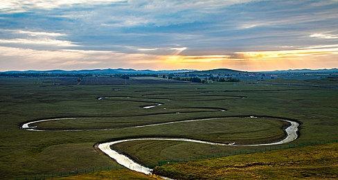 《漫威蜘蛛侠2》PS5同捆主机将于10月20日发售